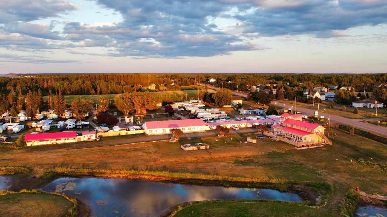 The Waterfront Motel Grand Barachois Exterior foto